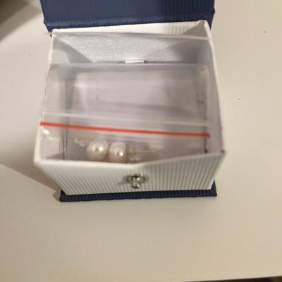 extraordinary pearl earrings