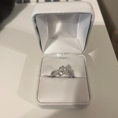 elegant sapphire forever us ring size 7.5