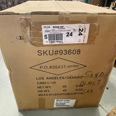 Central Pneumatic Industrial Sand Blasting Cabinet - NEW