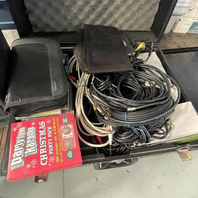 Pair of Yamaha PA Speakers w/cables & Microphones for Karaoke or ?