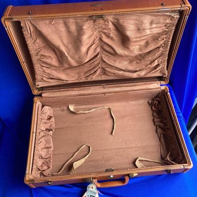 All Sorts of Basket Weaving Goods and a VINTAGE Samsonite  Suit Case