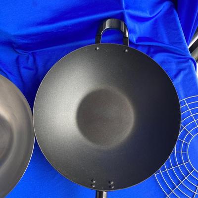 TWI NICE SIZED WOKâ€™s