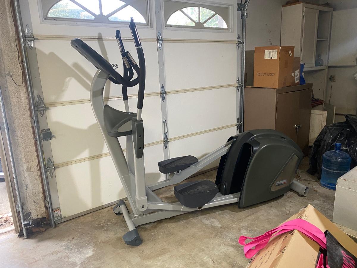 Nautilus NE 3000 Elliptical Home Exercise Machine EstateSales