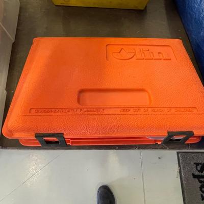 Olin Flare Gun w/flares & Orange Case