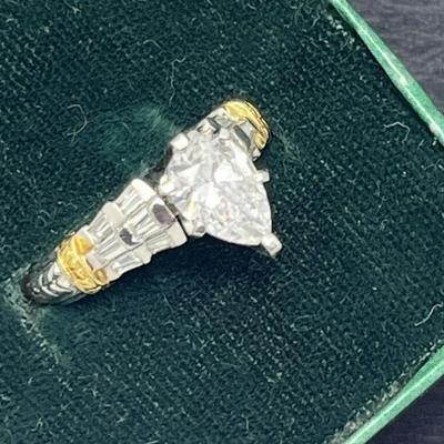18K and Pear Shaped Diamond Ring