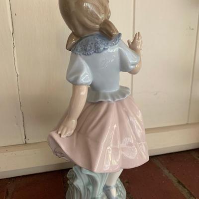 Lladro Girl Nao Figurine