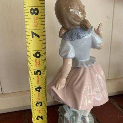 Lladro Girl Nao Figurine