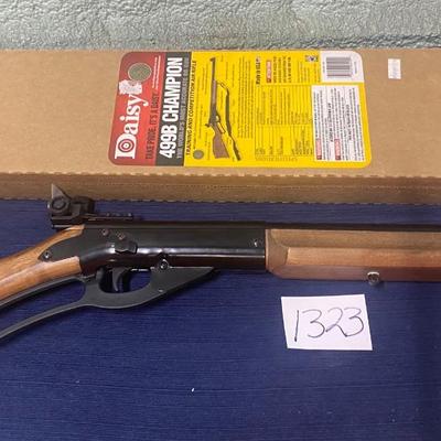 New in Box Daisy 499B Champion BB Gun