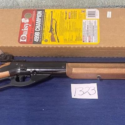 New in Box Daisy 499B Champion BB Gun