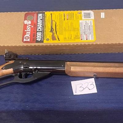 New in Box Daisy 499B Champion BB Gun
