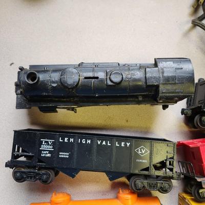 Lot of Lionel trains 239 Steam Locomotive & Cars