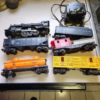 Lot of Lionel trains 239 Steam Locomotive & Cars