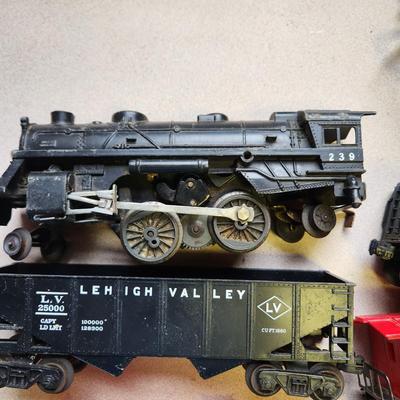 Lot of Lionel trains 239 Steam Locomotive & Cars