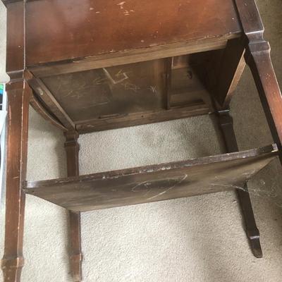 Leather Top Mahogany Side Table with Drawer -Lot 204