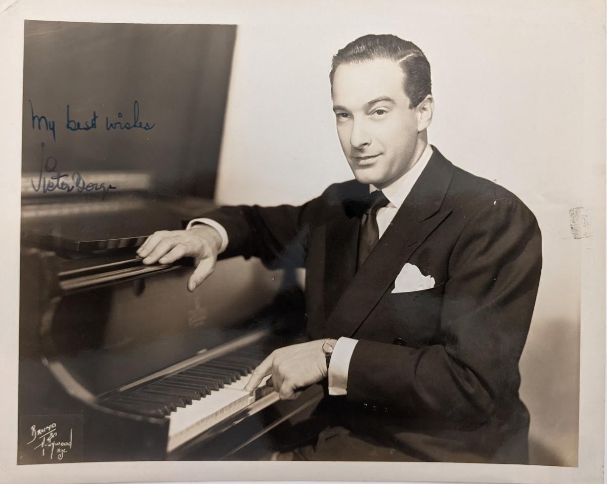 Victor Borge Signed Photo | EstateSales.org