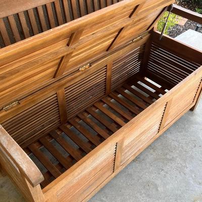 SAFAVIEH ~ Outdoor Brisbane Storage Bench
