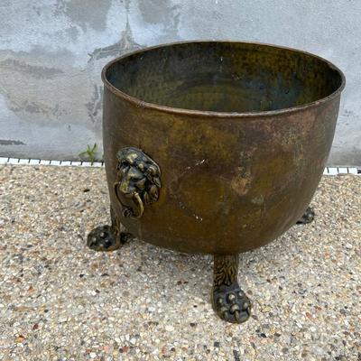 Light Weight Metal ~ Claw Foot Lion Planter