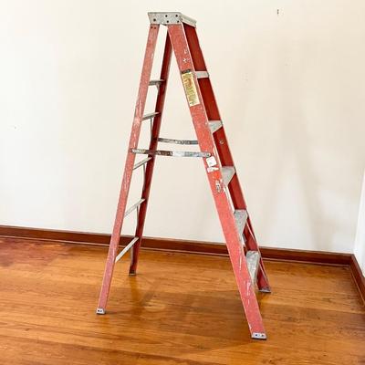 KELLER ~ 6ft. Fiberglass Ladder