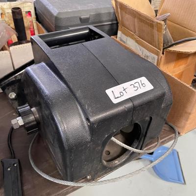 Electric Winch not sure of Maker