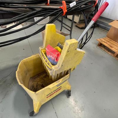 Industrial Mop Bucket & Wringer
