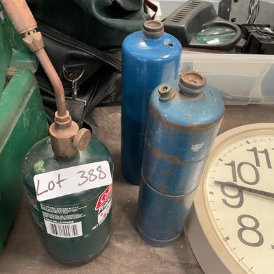 Propane Torch w/extra small propane bottles