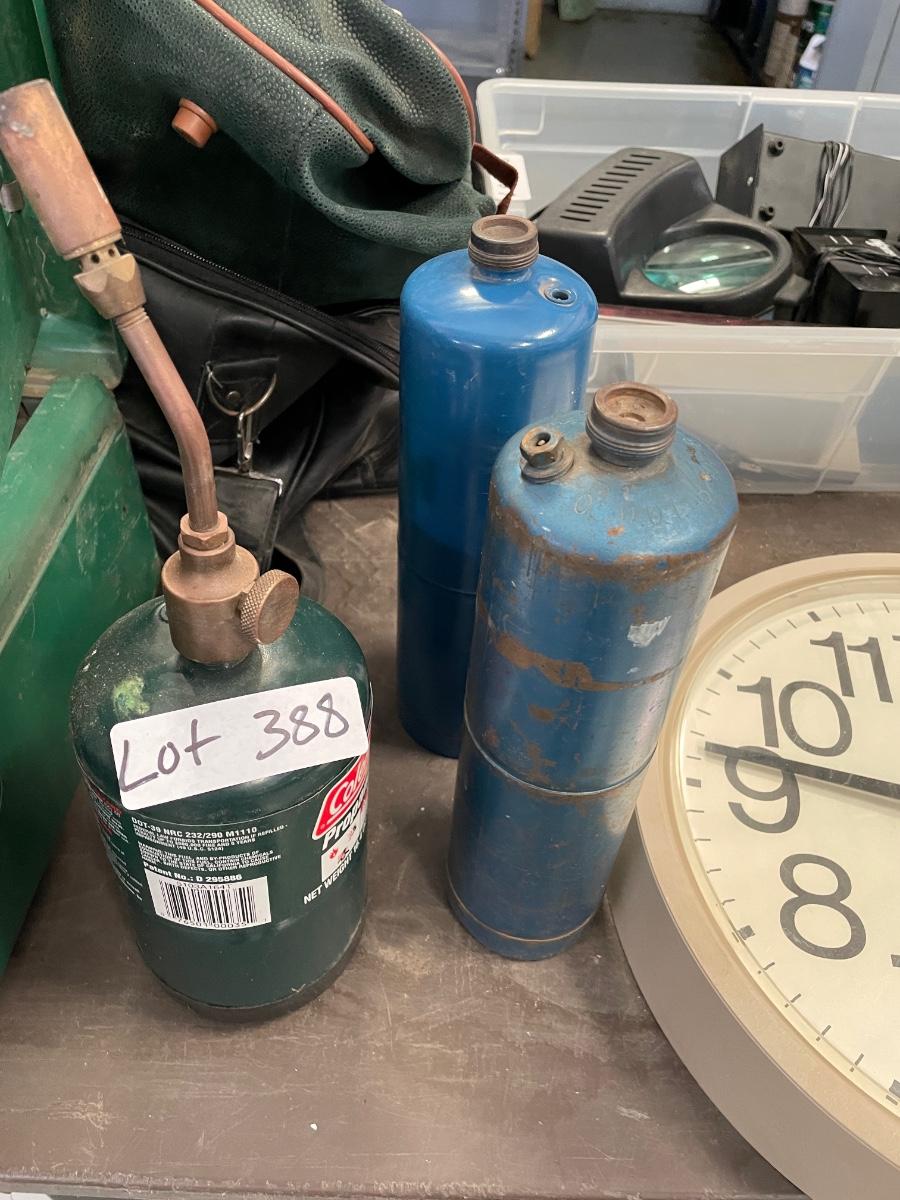 Propane Torch w/extra small propane bottles
