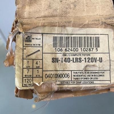 Fluorescent Light Fixture in Box
