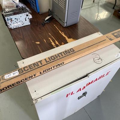 Fluorescent Light Fixture in Box