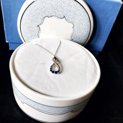 WEDGWOOD TRINKET BOX WITH 10K WHITE GOLD CHAIN AND PENDANT