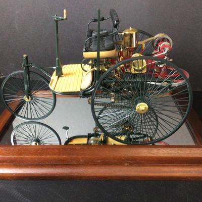 016 Franklin Mint Benz Patent Motorwagen & Display Case
