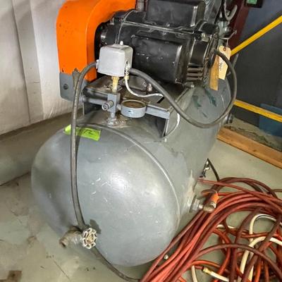 Ingersol Rand 30+ Gal Heavy Duty large Air Compressor & Tons of Air Hose as shown