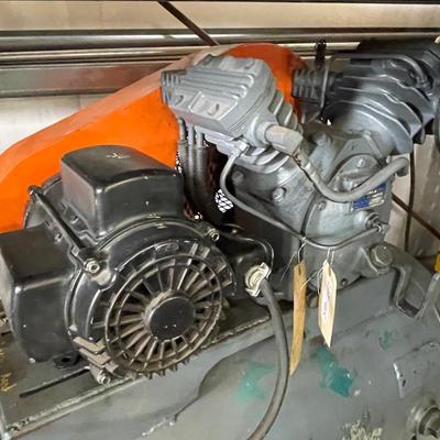 Ingersol Rand 30+ Gal Heavy Duty large Air Compressor & Tons of Air Hose as shown