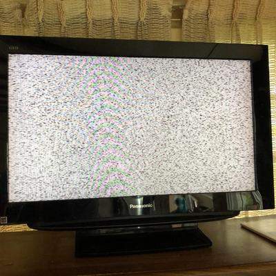 32â€ Panasonic TV -Lot 221