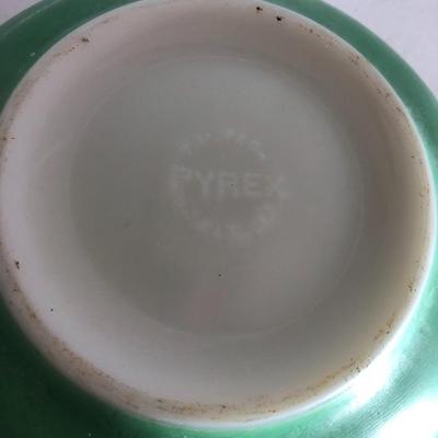 Vintage Pyrex Bowl & Spanish Hand Blown Decanter -Lot 223