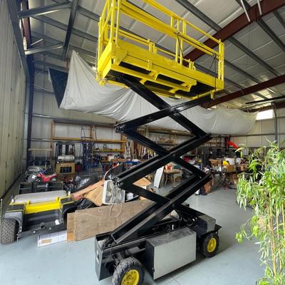 Mark Industries Yellow Industrial Scissor Lift w/all brand new batteries