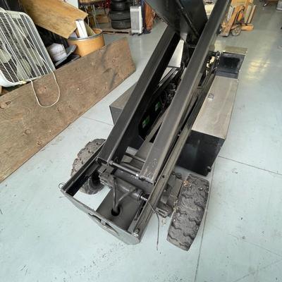 Mark Industries Yellow Industrial Scissor Lift w/all brand new batteries