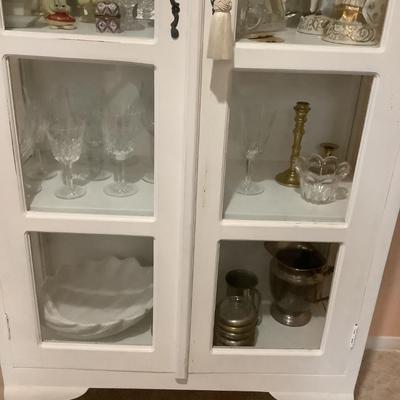 Vignette Cabinet, white wooden with double arch, 2 doors, with four 12" x 12" removable mirrors