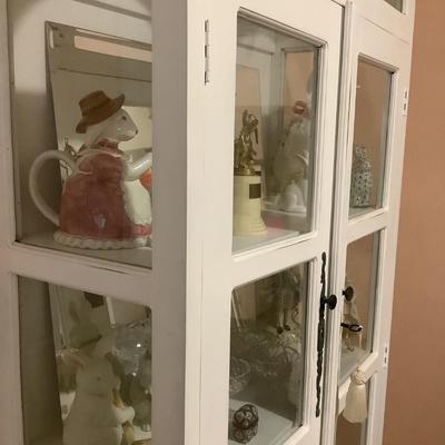 Vignette Cabinet, white wooden with double arch, 2 doors, with four 12" x 12" removable mirrors