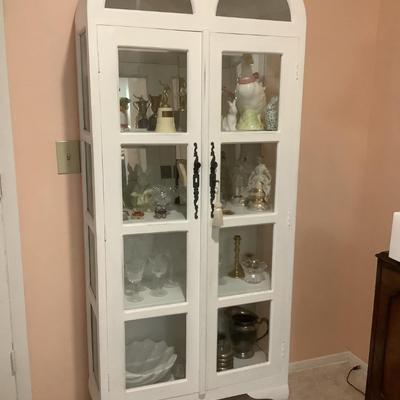 Vignette Cabinet, white wooden with double arch, 2 doors, with four 12" x 12" removable mirrors