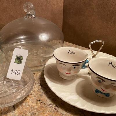 Various decorative kitchen/decor items