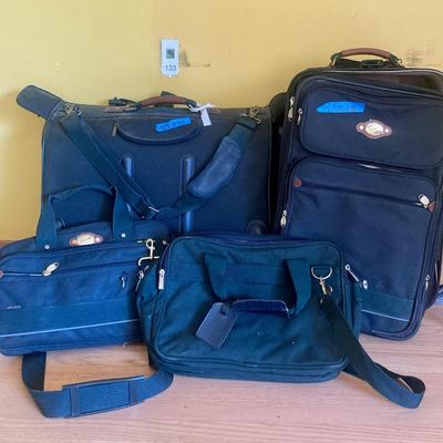 Collection of Ricardo luggage