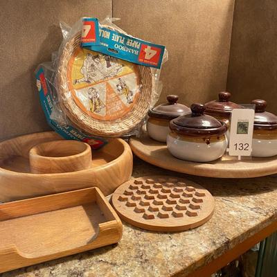 Collection of kitchen items