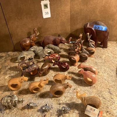 Napkin rings and figurines