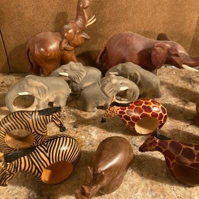 Napkin rings and figurines