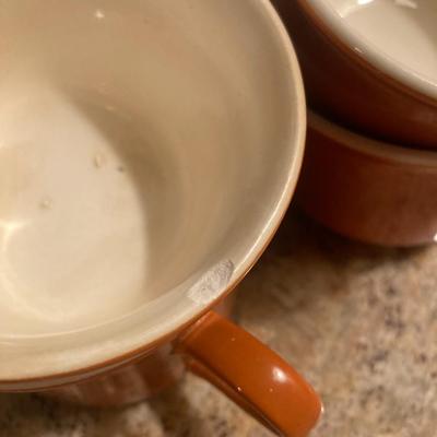 Dish set and figurine