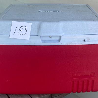 Rubbermaid Cooler
