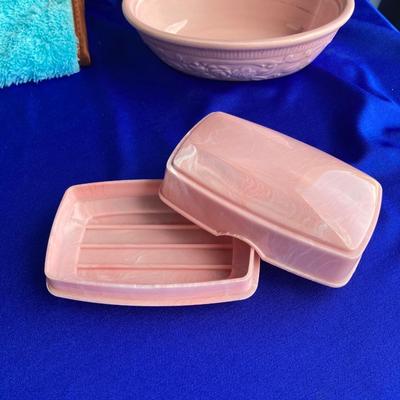 SUPER COOL VINTAGE COUNSELOR PINK SCALE WITH MATCHING WASTE BASKET & SOAP DISHES AND MORE