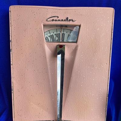 SUPER COOL VINTAGE COUNSELOR PINK SCALE WITH MATCHING WASTE BASKET & SOAP DISHES AND MORE