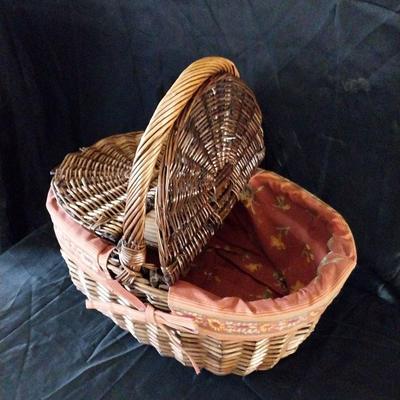 WICKER PICNIC BASKET