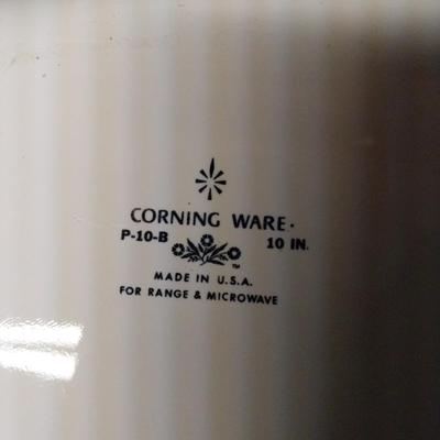 FOUR PIECE CORNING WARE BAKING DISHES ONE WITH GLASS LID